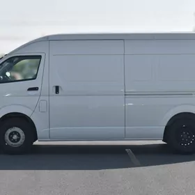 Toyota Hiace 2024