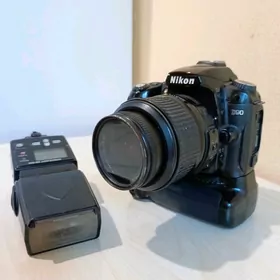 Nikon D90