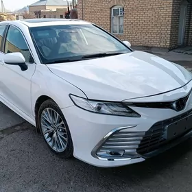 Toyota Camry 2020