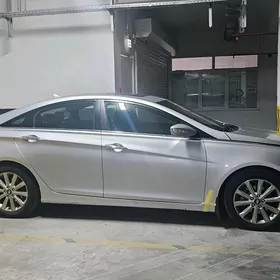 Hyundai Sonata 2011