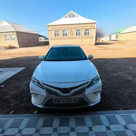 Toyota Camry 2020