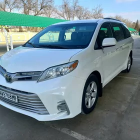 Toyota Sienna 2018