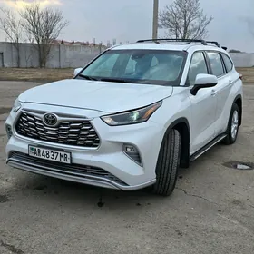 Toyota Highlander 2022