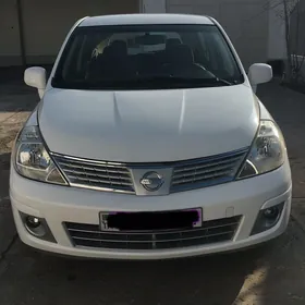 Nissan Versa 2011