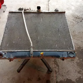 Toyota Haýis radiator