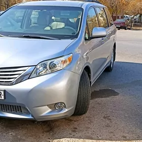 Toyota Sienna 2011