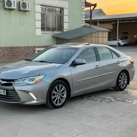 Toyota Camry 2017