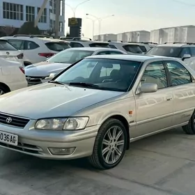 Toyota Camry 2001