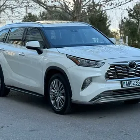 Toyota Highlander 2021