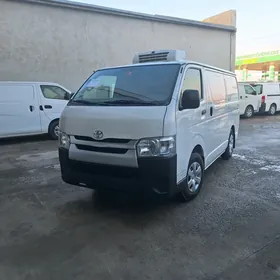 Toyota Hiace 2021