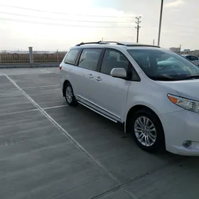 Toyota Sienna 2015