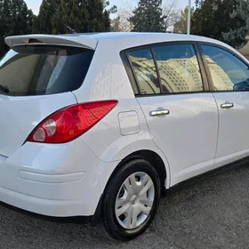 Nissan Versa 2011