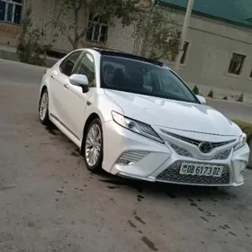 Toyota Camry 2018