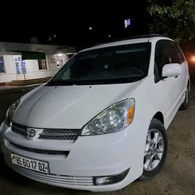 Toyota Sienna 2005