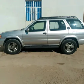 Nissan Pathfinder 2003