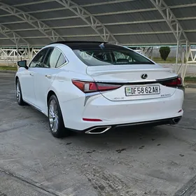 Lexus ES 350 2019