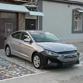 Hyundai Elantra 2020