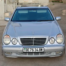 Mercedes-Benz E320 2001