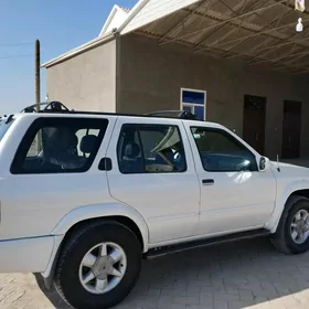 Nissan Pathfinder 2001