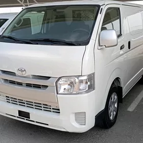 Toyota Hiace 2022