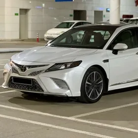 Toyota Camry 2018