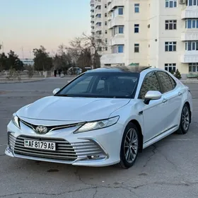 Toyota Camry 2019