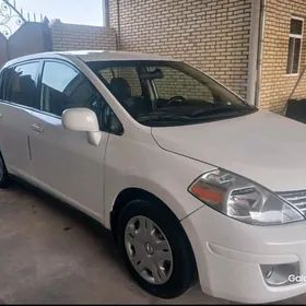 Nissan Versa 2011