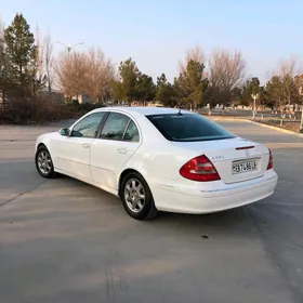 Mercedes-Benz E350 2005