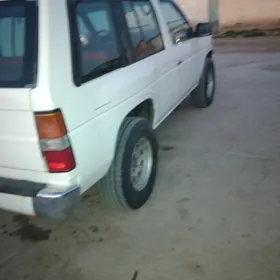 Nissan Pathfinder 1994