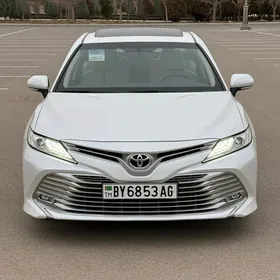 Toyota Camry 2020