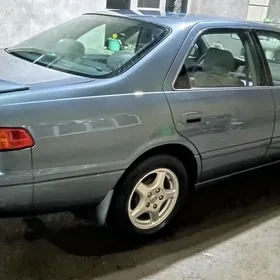 Toyota Camry 2001