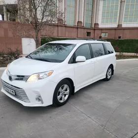 Toyota Sienna 2020