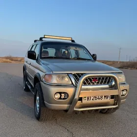 Mitsubishi Pajero 2000