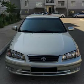 Toyota Camry 2000