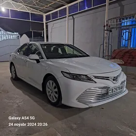 Toyota Camry 2019