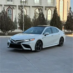 Toyota Camry 2018