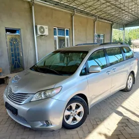 Toyota Sienna 2013