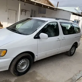 Toyota Sienna 1999