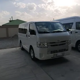 Toyota Hiace 2014