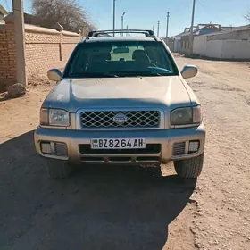 Nissan Pathfinder 2000