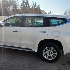 Mitsubishi Montero Sport 2019