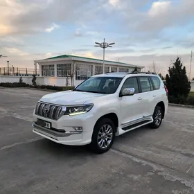 Toyota Land Cruiser Prado 2022