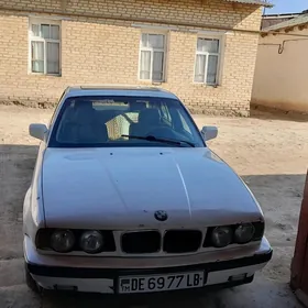 BMW 525 1990