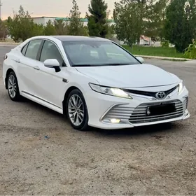 Toyota Camry 2021