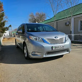 Toyota Sienna 2018