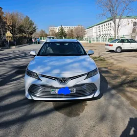 Toyota Camry 2020