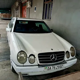 Mercedes-Benz E420 1996