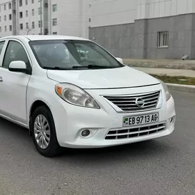 Nissan Versa 2012