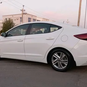 Hyundai Elantra 2020