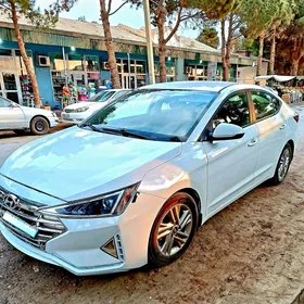 Hyundai Elantra 2019